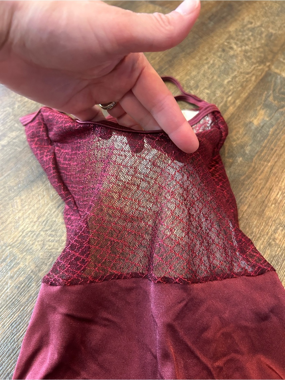 Women's Burgundy Textured Dance Leotard Small - Picture 3 of 9